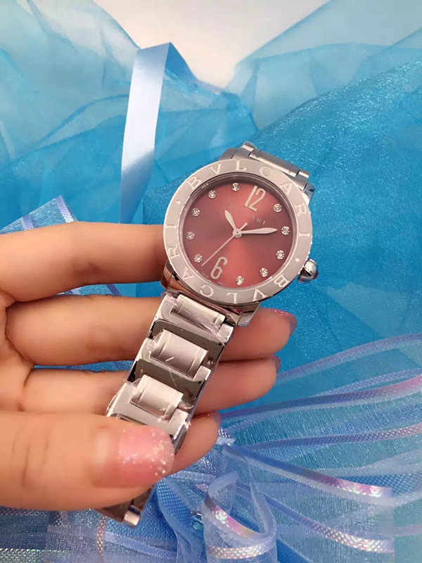 ブルガリ時計正面デザイン